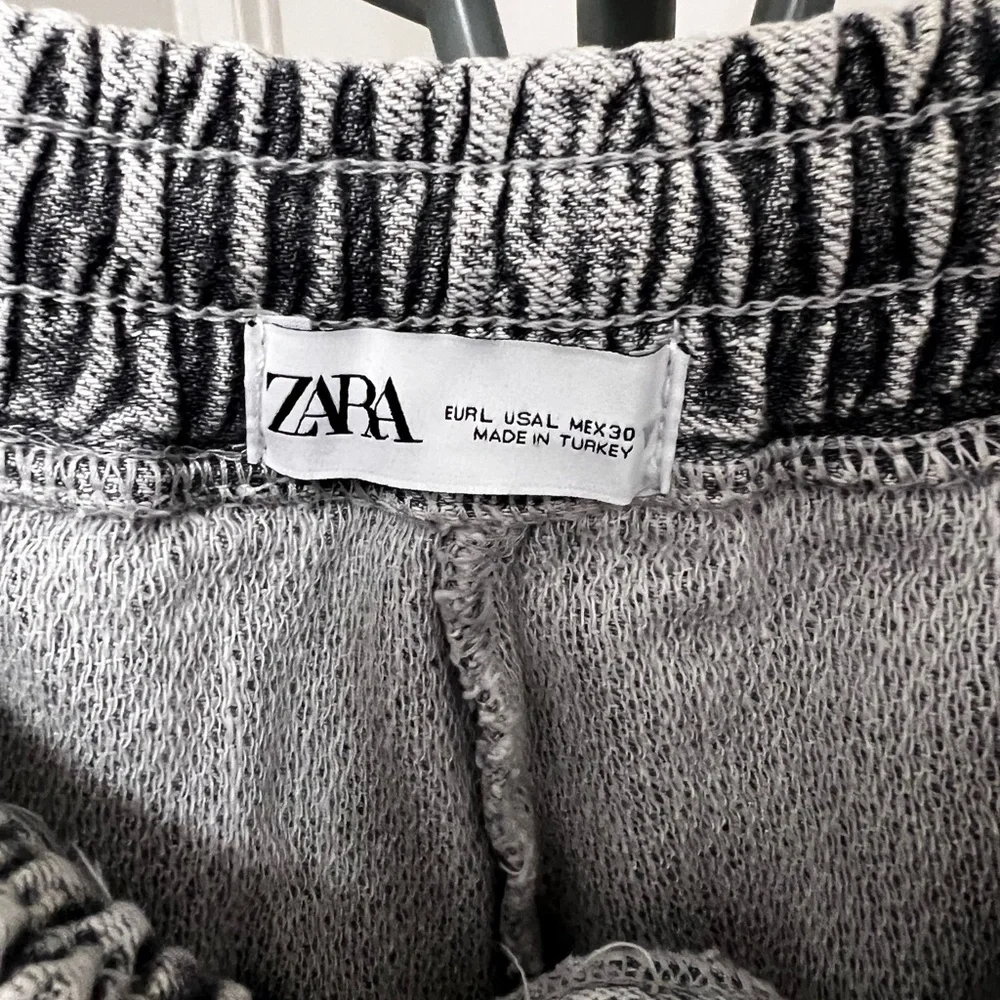 Zara Light Gray Distressed Jean Shorts